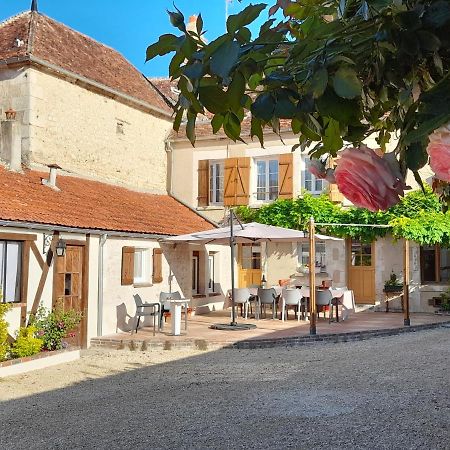 Aux Sources De Ouanne Bed & Breakfast Exterior foto