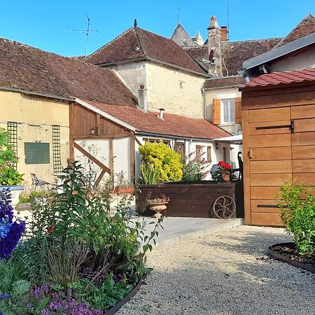 Aux Sources De Ouanne Bed & Breakfast Exterior foto