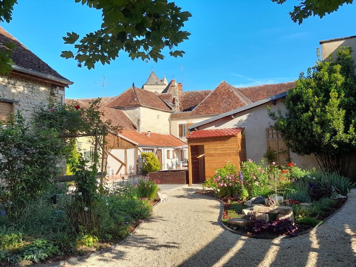 Aux Sources De Ouanne Bed & Breakfast Exterior foto