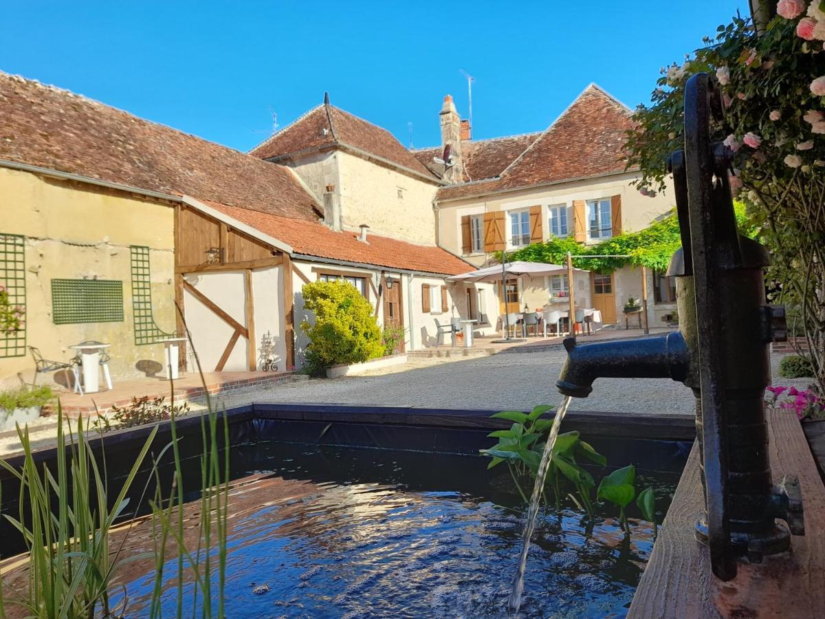 Aux Sources De Ouanne Bed & Breakfast Exterior foto