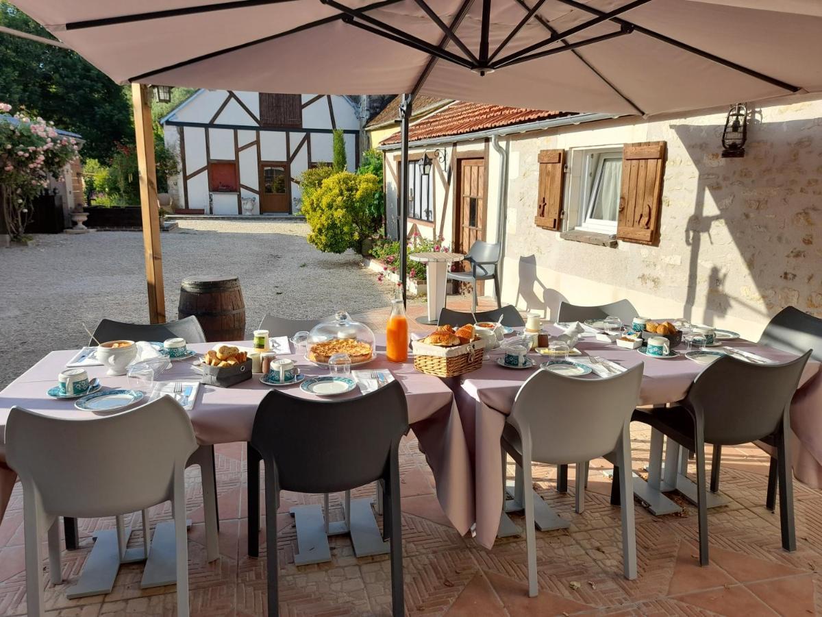 Aux Sources De Ouanne Bed & Breakfast Exterior foto