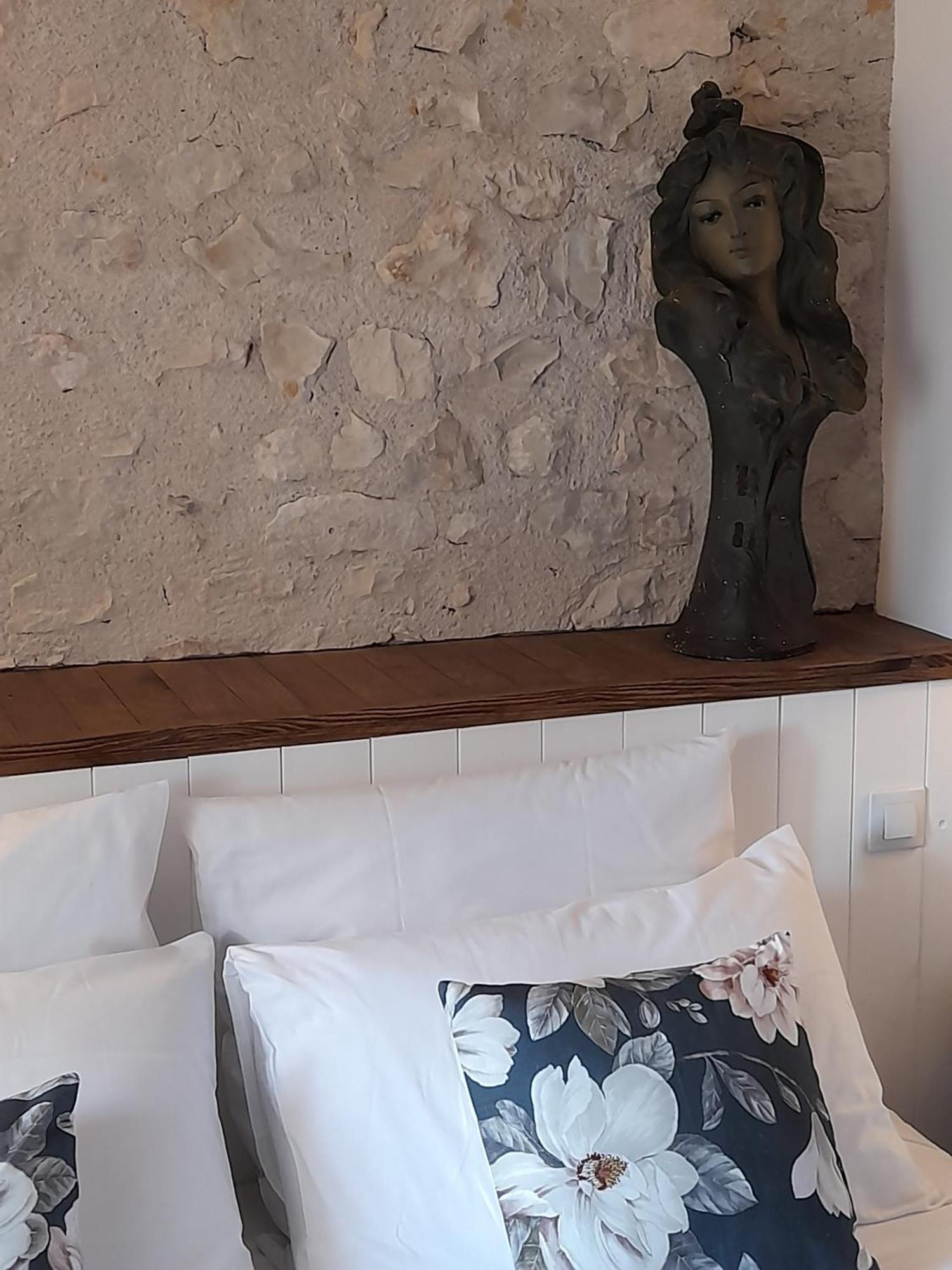 Aux Sources De Ouanne Bed & Breakfast Exterior foto